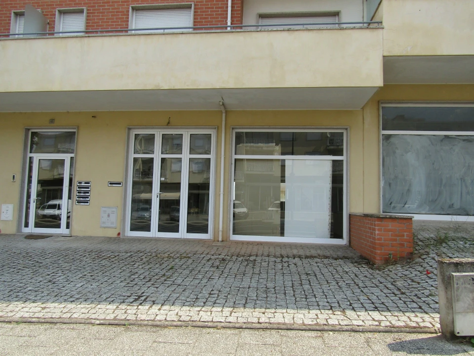 Loja para Arrendamento em Miranda do Douro Foto 2