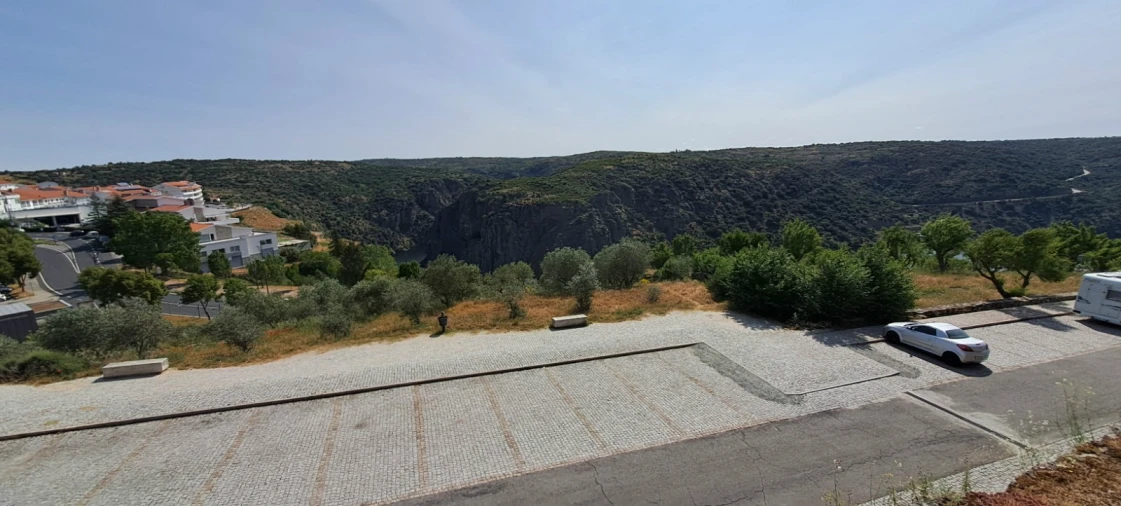 Moradia T3 para Venda em Miranda do Douro Foto 13