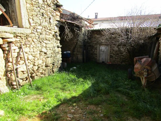 Moradia T0 para Venda em Picote Foto 5