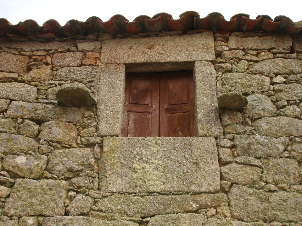 Moradia T2 para Venda em Urros Foto 8