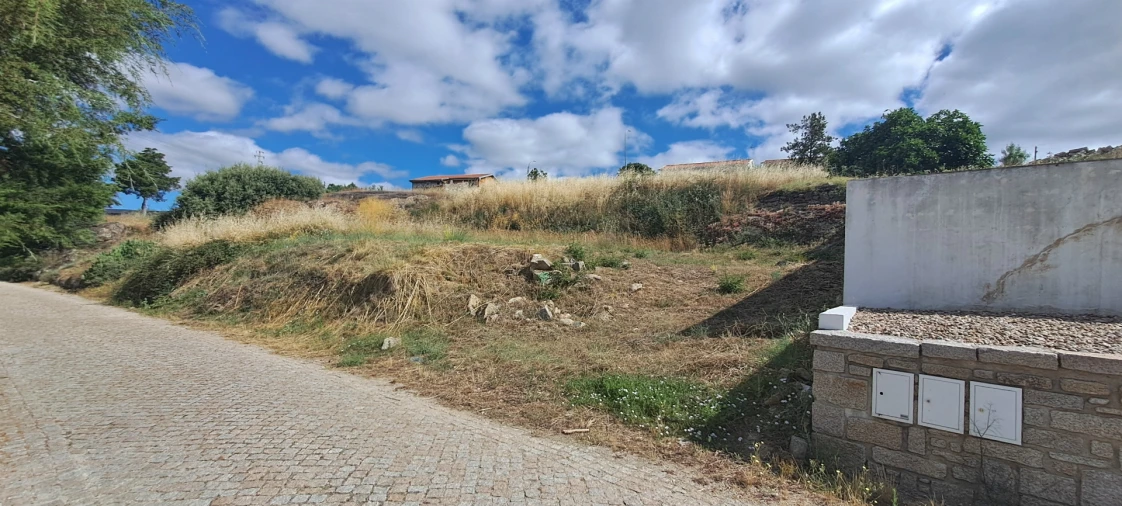 Terreno para Venda em Miranda do Douro Foto 3