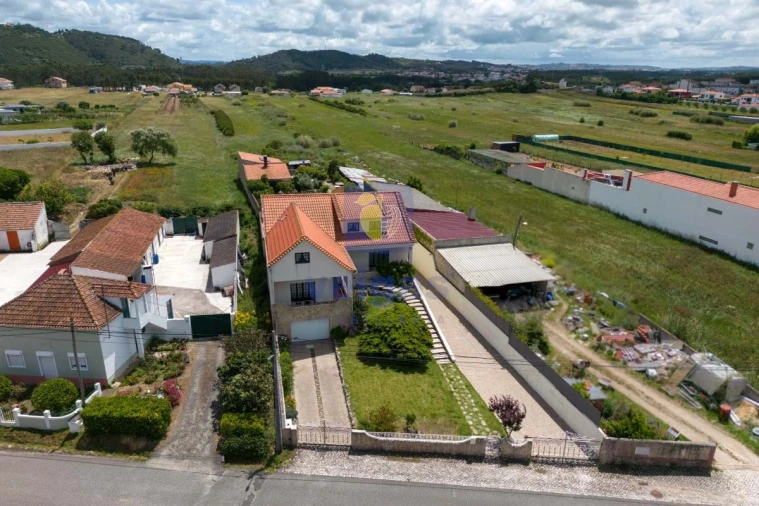 Moradia T3 para Venda em Tornada e Salir do Porto Foto 3