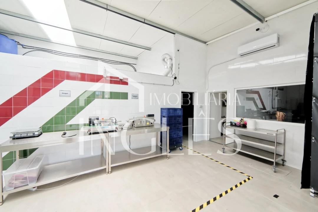 Armazém para Venda em Marvila, Ribeira Santarém, São Salvador, São Nicolau Foto 9