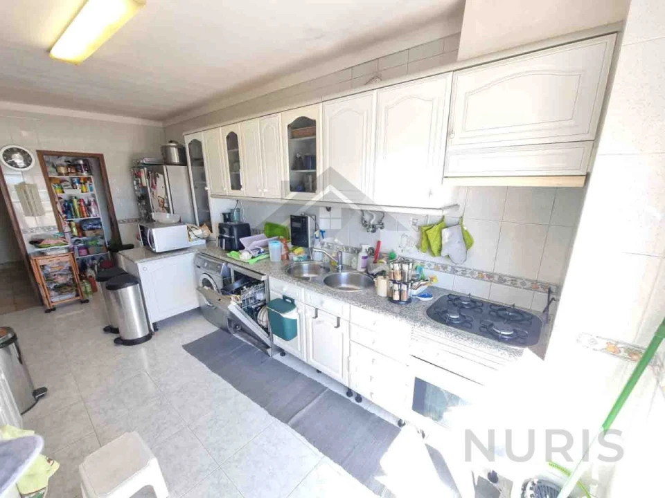 Apartamento T4 para Venda em Portimão Foto 9