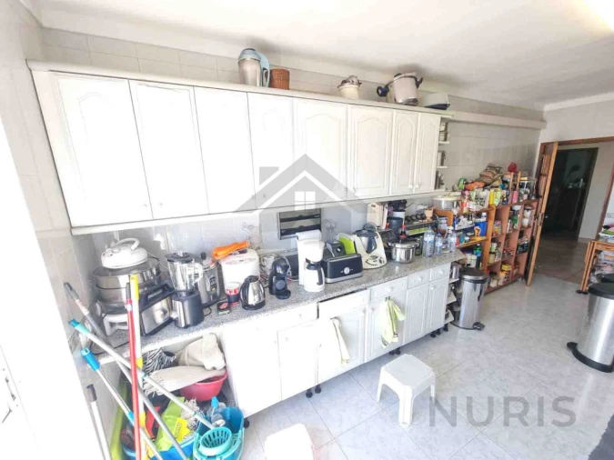 Apartamento T4 para Venda em Portimão Foto 8