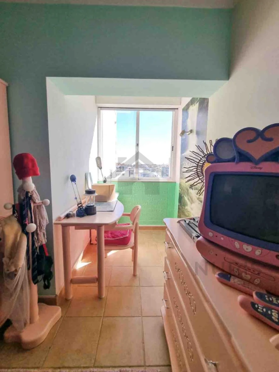Apartamento T4 para Venda em Portimão Foto 11