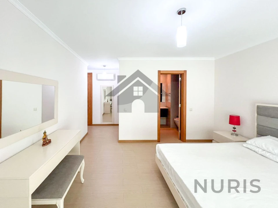 Apartamento T2 para Venda em Portimão Foto 16