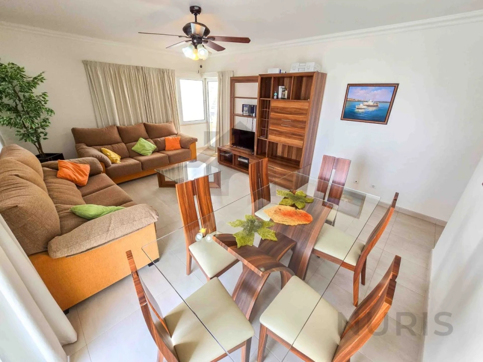 Apartamento T2 para Venda em Portimão Foto 2