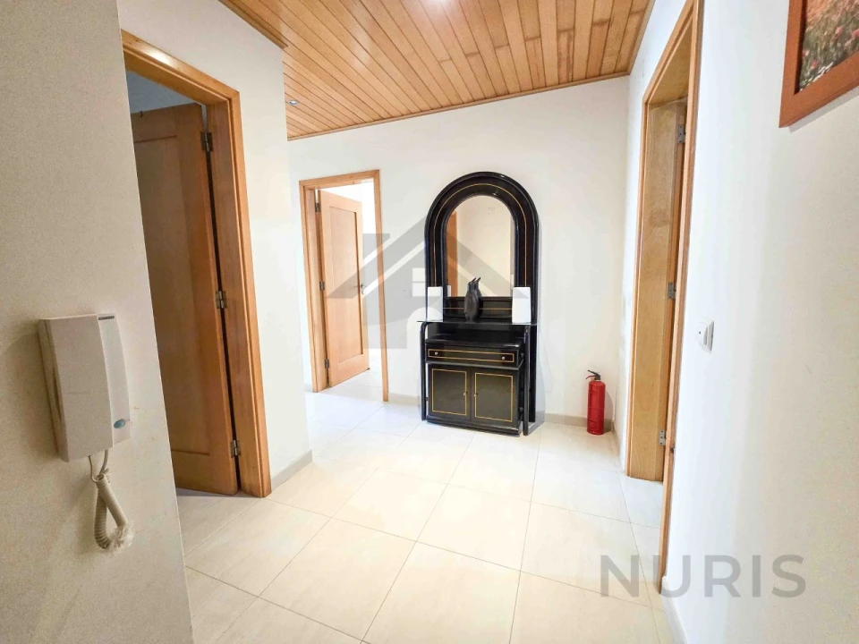 Apartamento T2 para Venda em Portimão Foto 6