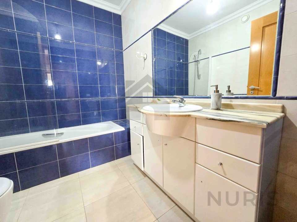 Apartamento T2 para Venda em Portimão Foto 18