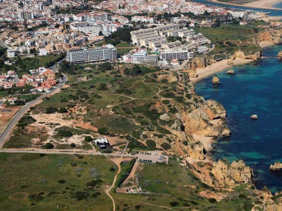Terreno para Venda em Lagos (São Sebastião e Santa Maria) Foto 1