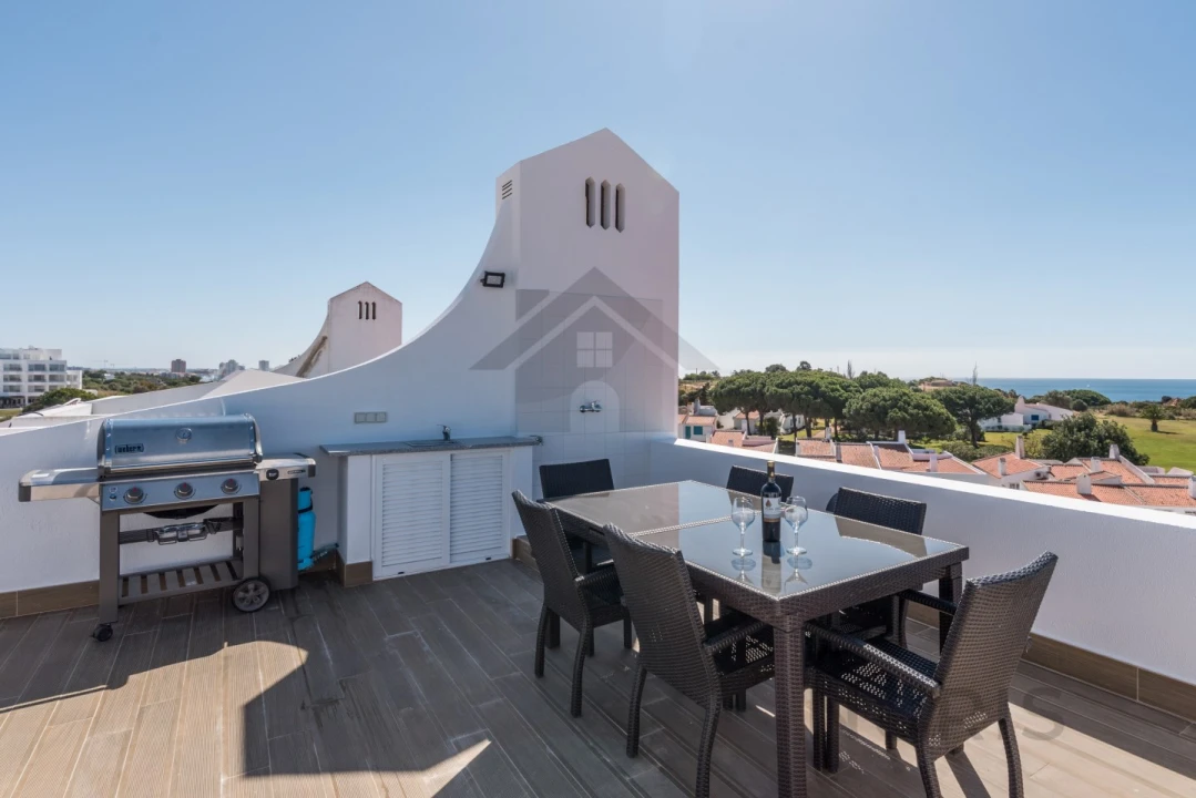 Apartamento T3 para Arrendamento férias em Alvor Foto 1
