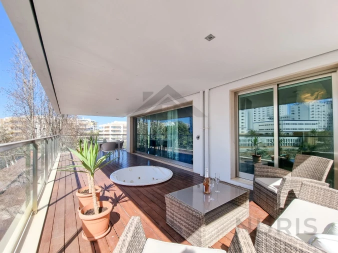 Apartamento T3 para Arrendamento férias em Portimão Foto 14