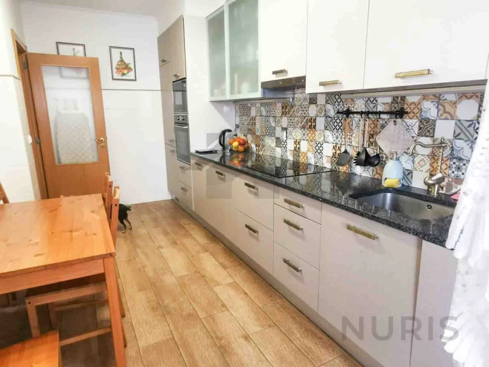 Apartamento T4 para Venda em Portimão Foto 1