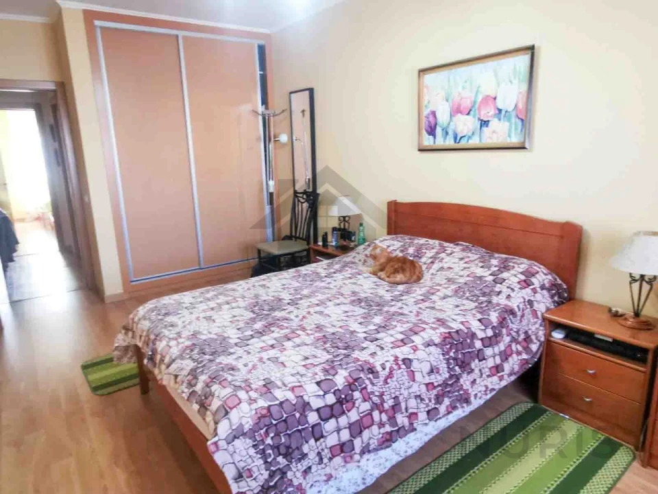 Apartamento T4 para Venda em Portimão Foto 17