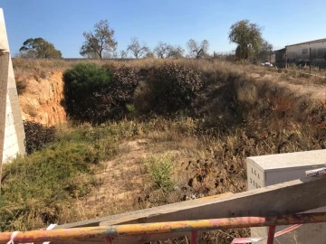 Terreno para Venda em Estômbar e Parchal