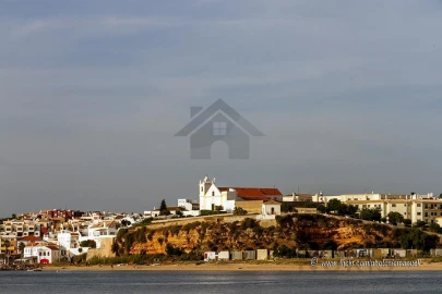 Terreno para Venda em Estômbar e Parchal