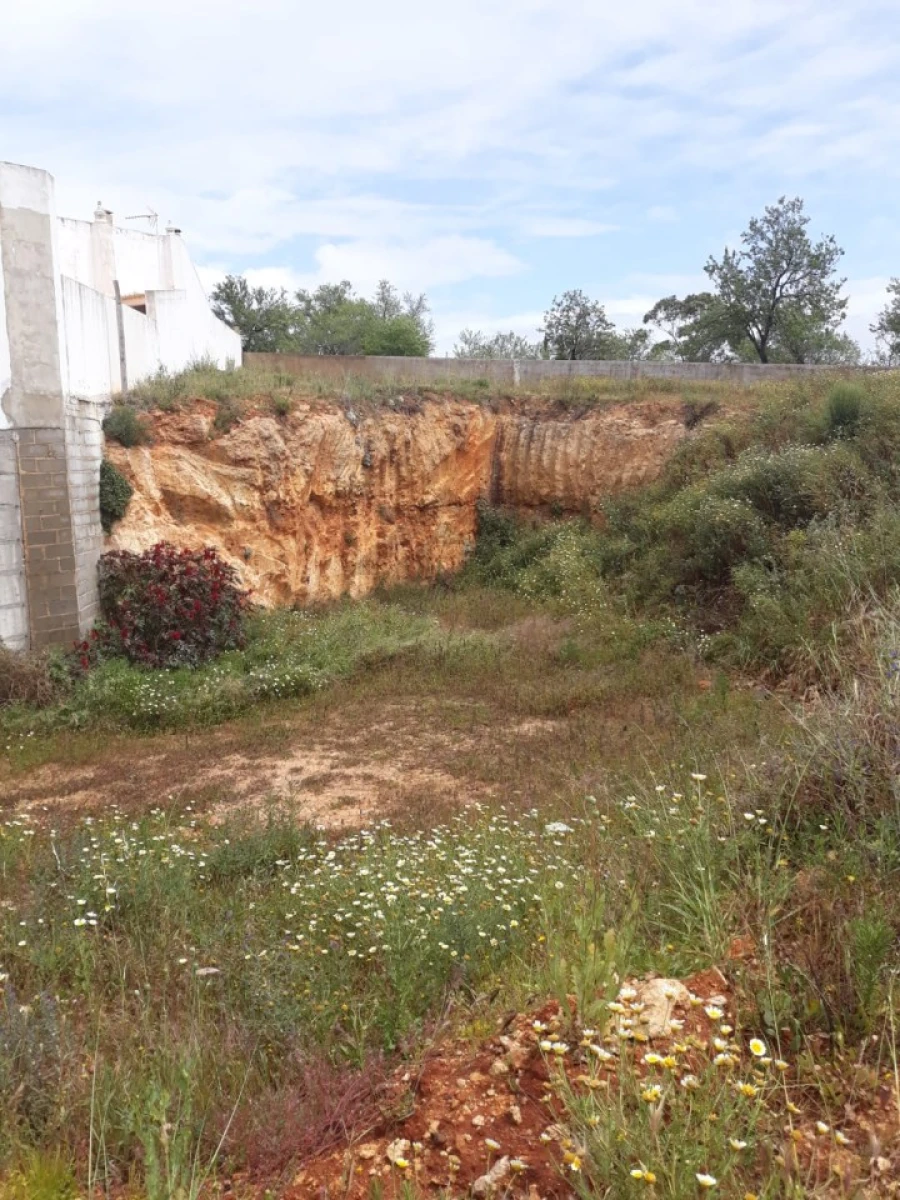 Terreno para Venda em Estômbar e Parchal Foto 5