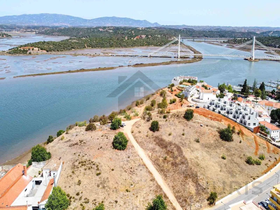 Terreno para Venda em Estômbar e Parchal Foto 1