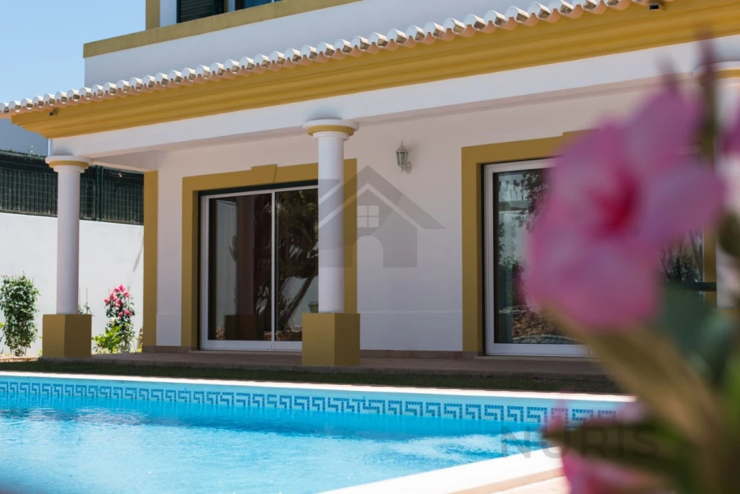 Moradia T9 para Venda em Alvor Foto 32