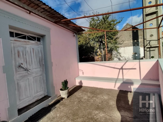 Moradia T2 para Venda em Fajã da Ovelha Foto 5