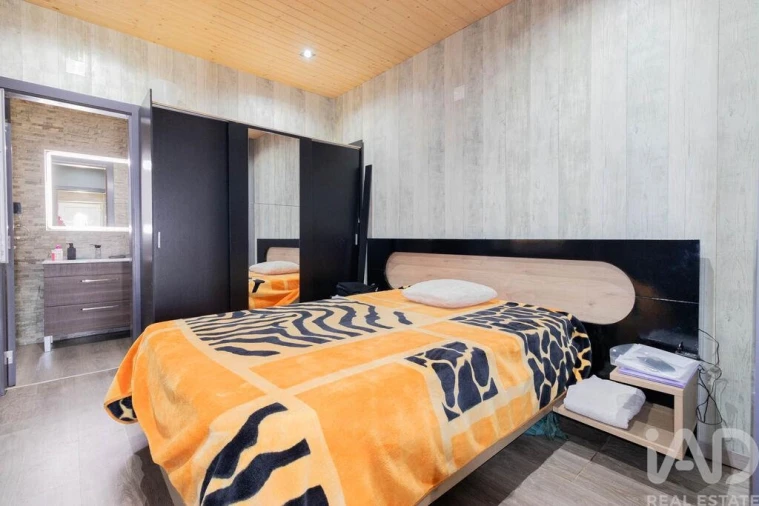 Prédio para Venda em Espariz e Sinde Foto 23