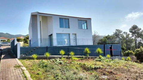 Moradia T3 para Venda em Prazeres