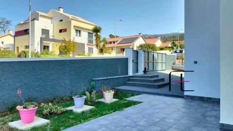 Moradia T3 para Venda em Prazeres