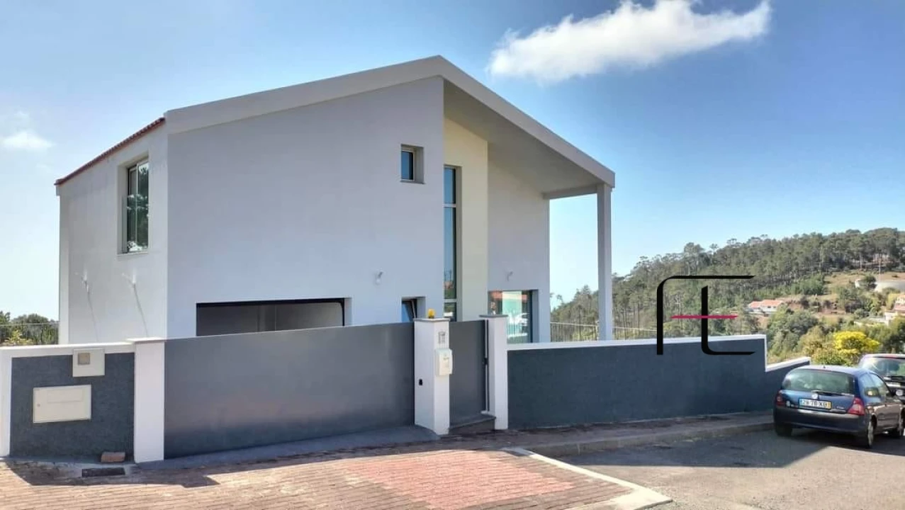 Moradia T3 para Venda em Prazeres Foto 24