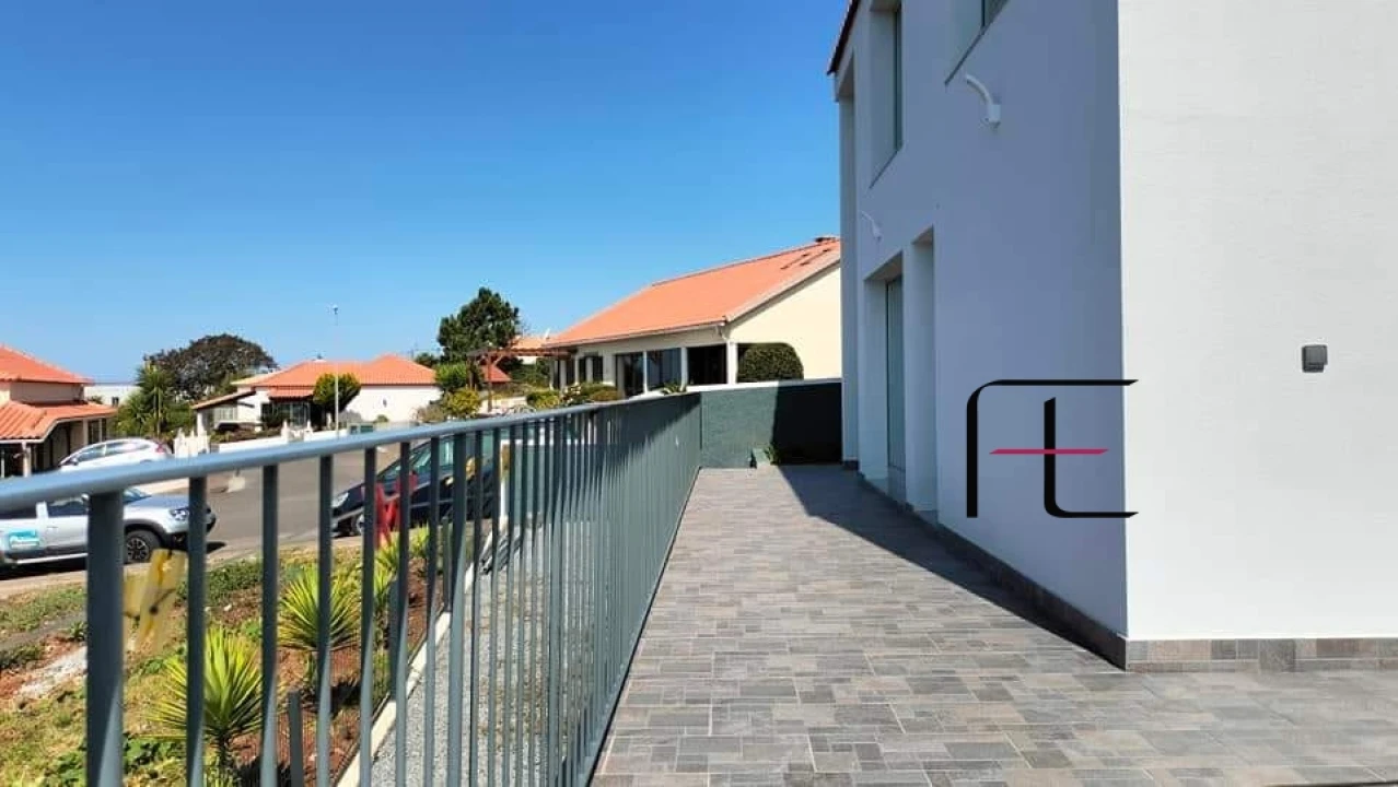 Moradia T3 para Venda em Prazeres Foto 26