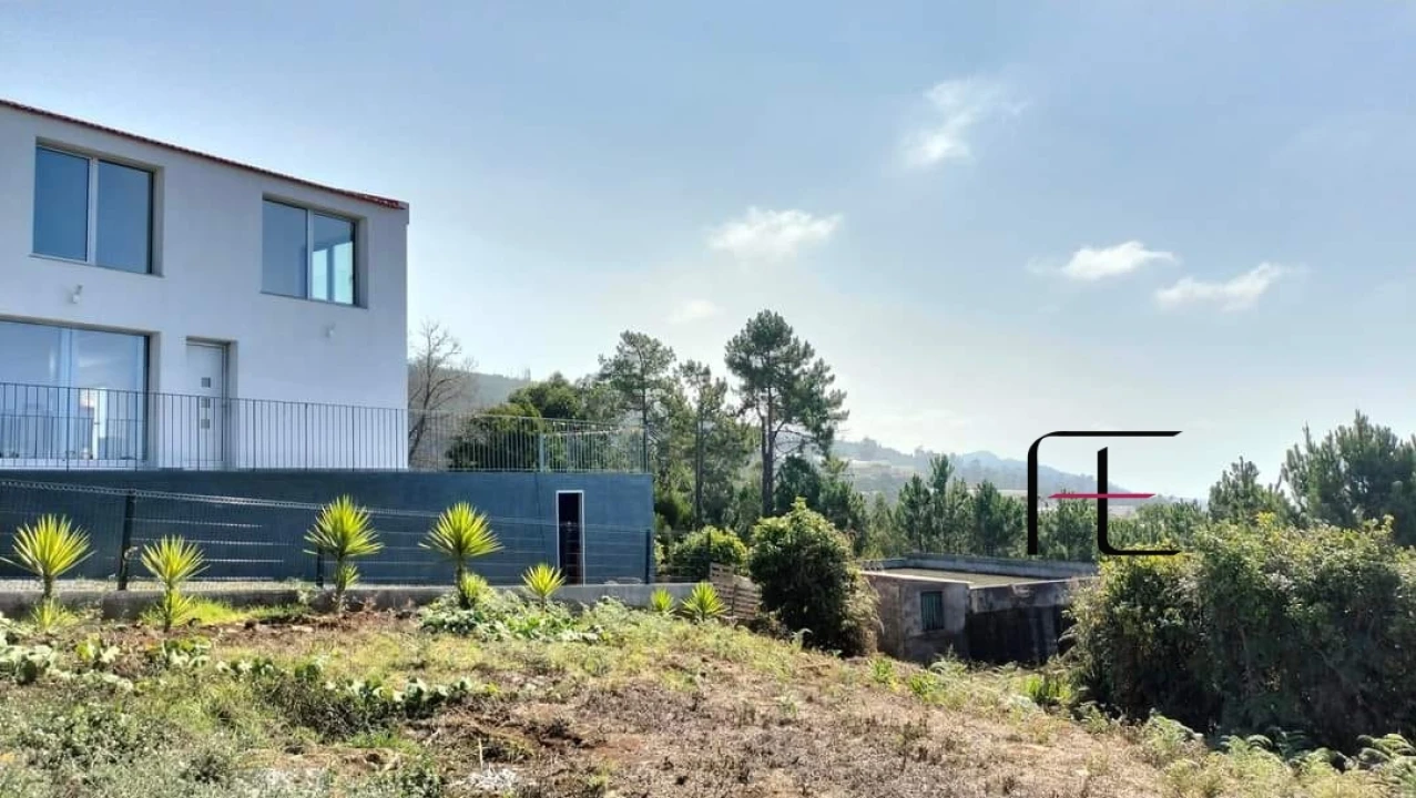 Moradia T3 para Venda em Prazeres Foto 23