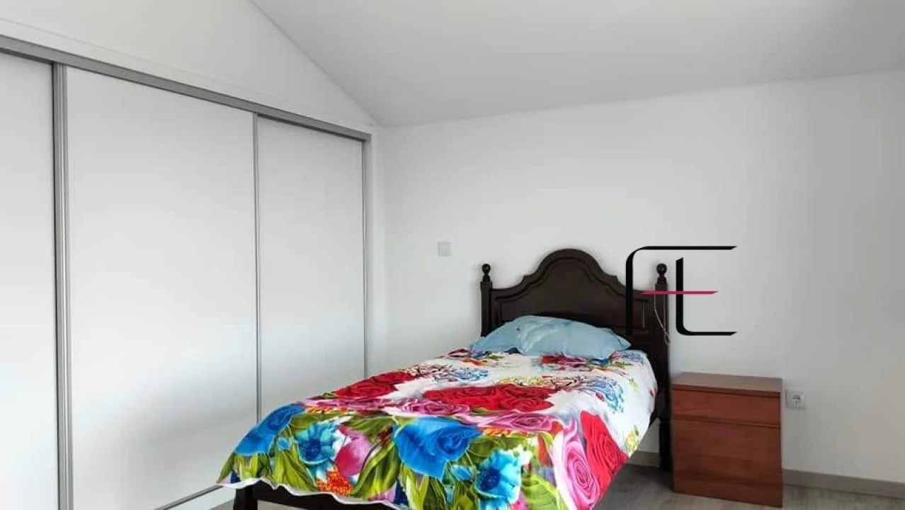 Moradia T3 para Venda em Prazeres Foto 16