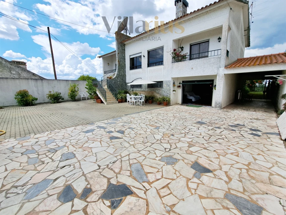Moradia T4 para Venda em São Pedro de Tomar Foto 1