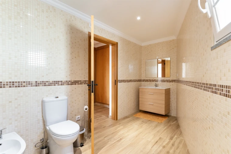 Moradia T7 para Venda em Terena (São Pedro) Foto 32