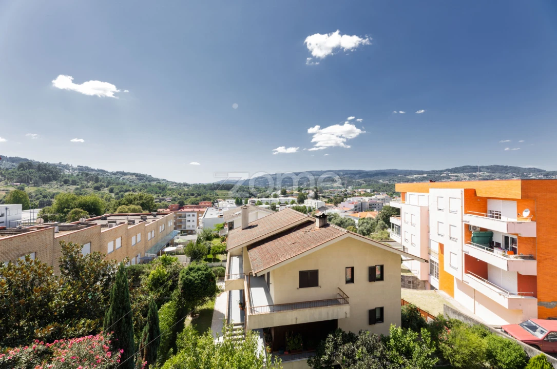 Apartamento T4 para Venda em Ponte da Barca, V.N. Muía, Paço Vedro Magalhães Foto 5