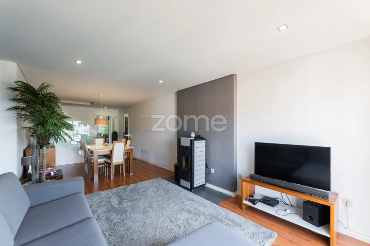 Apartamento T4 para Venda em Ponte da Barca, V.N. Muía, Paço Vedro Magalhães Foto 3