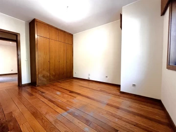 Apartamento T4 para Venda em Aldoar, Foz do Douro e Nevogilde
