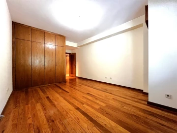 Apartamento T4 para Venda em Aldoar, Foz do Douro e Nevogilde