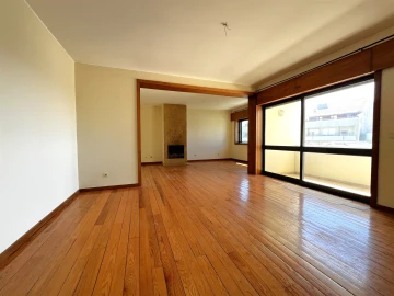 Apartamento T4 para Venda em Aldoar, Foz do Douro e Nevogilde