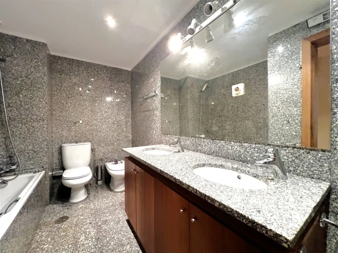 Apartamento T4 para Venda em Aldoar, Foz do Douro e Nevogilde Foto 12