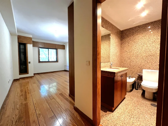 Apartamento T4 para Venda em Aldoar, Foz do Douro e Nevogilde Foto 15