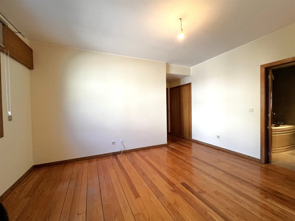 Apartamento T4 para Venda em Aldoar, Foz do Douro e Nevogilde Foto 21
