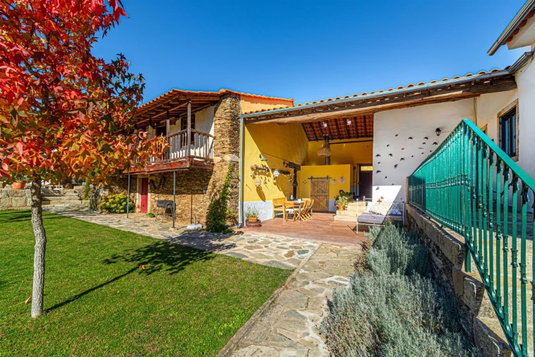 Moradia T5 para Venda em Avantos e Romeu Foto 9