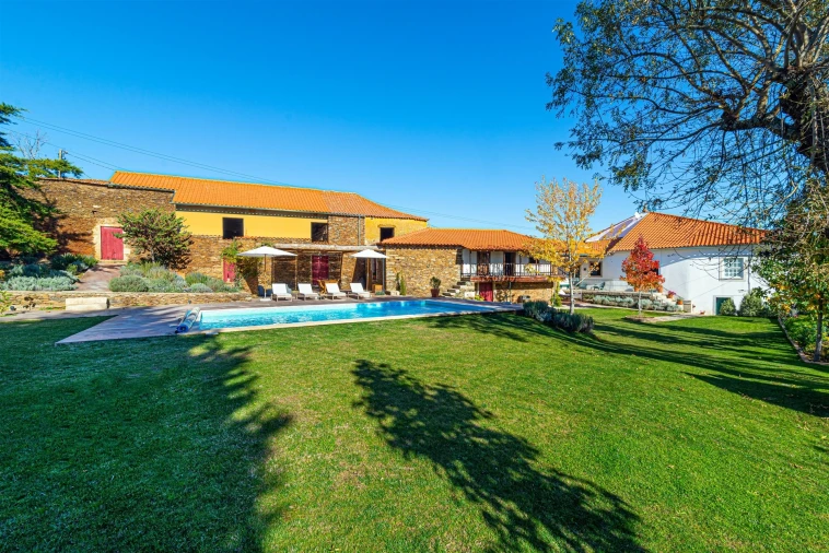 Moradia T5 para Venda em Avantos e Romeu Foto 6