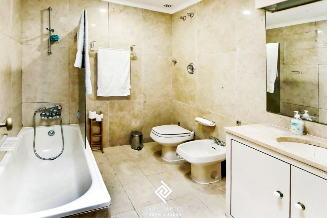 Moradia T6 para Venda em Abação e Gémeos Foto 18