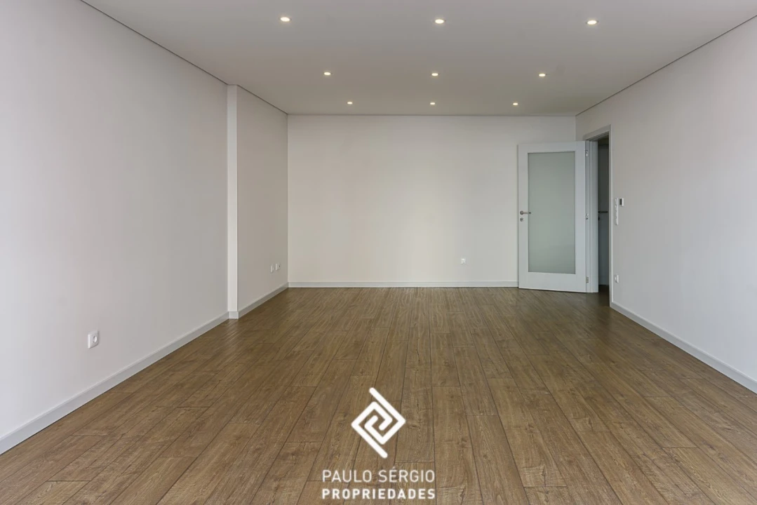 Apartamento T3 para Venda em Cedofeita, Santo Ildefonso, Sé, Miragaia, São Nicolau e Vitória Foto 6