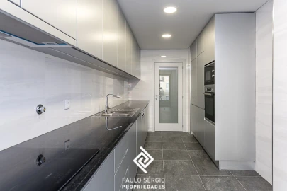 Apartamento T3 para Venda em Cedofeita, Santo Ildefonso, Sé, Miragaia, São Nicolau e Vitória