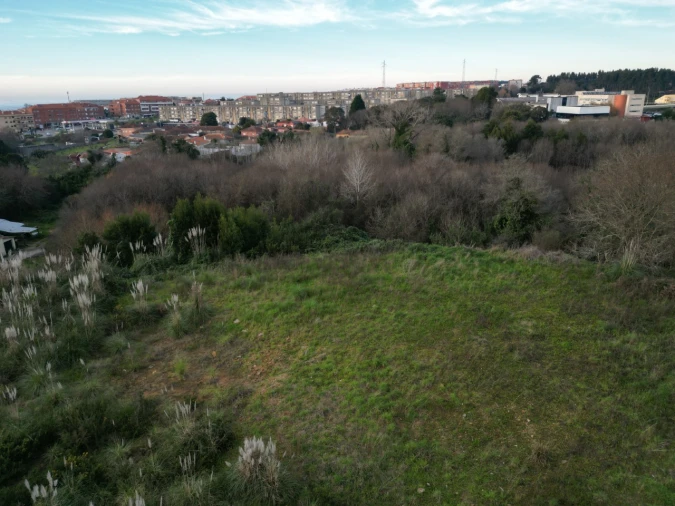Terreno Comércio / Armazém para Venda em Anta e Guetim Foto 2