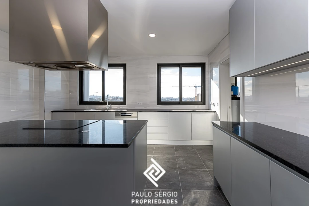 Apartamento T4 para Venda em Ramalde Foto 6