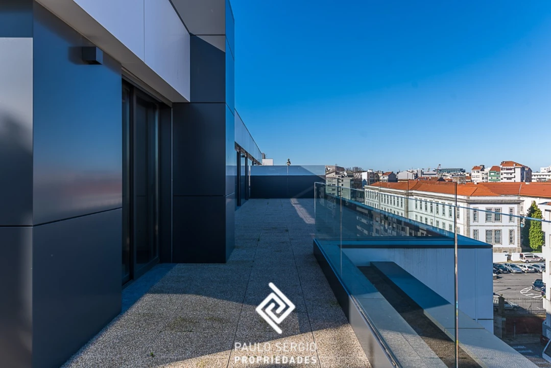 Apartamento T4 para Venda em Ramalde Foto 12